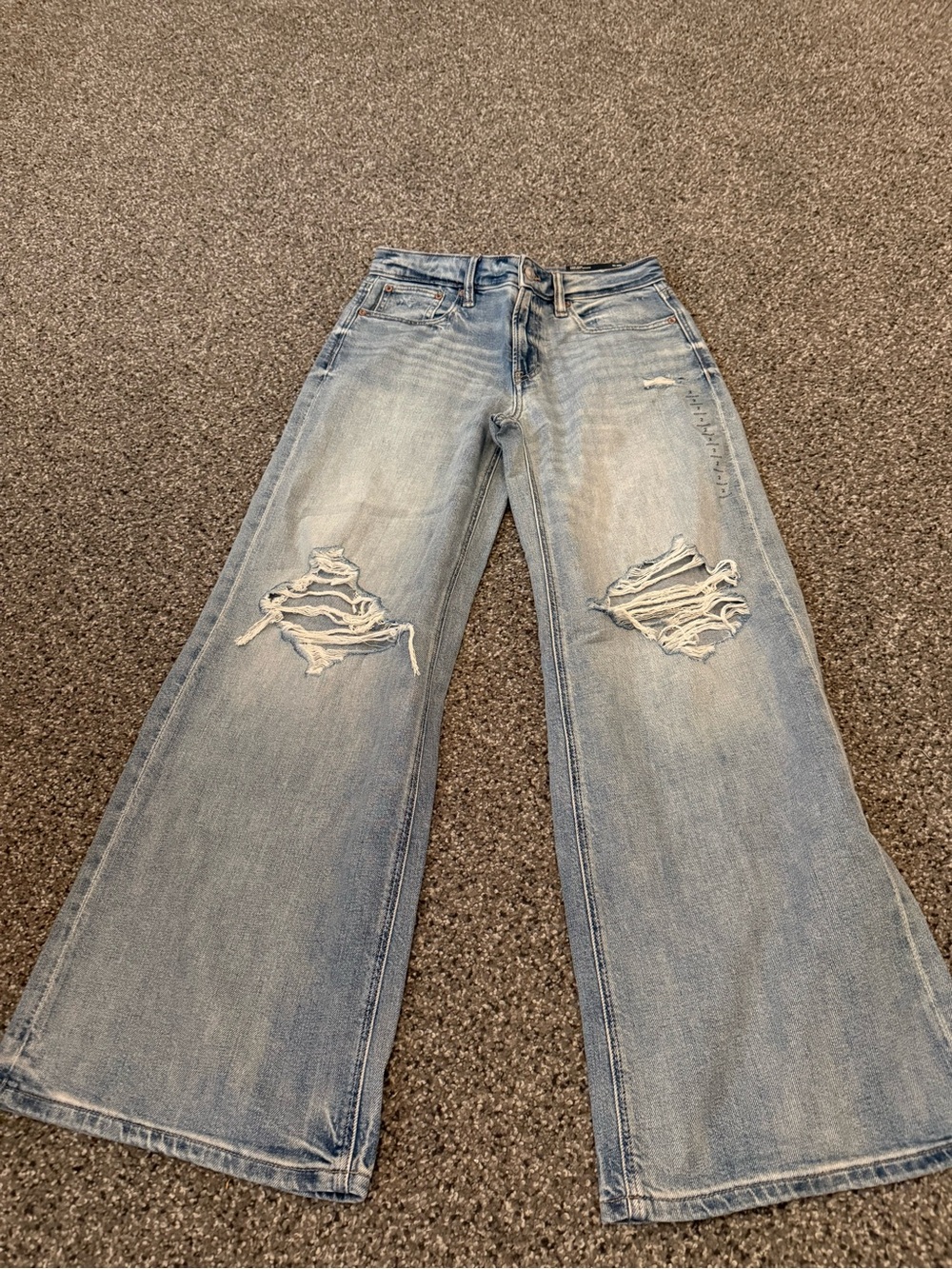 American Eagle Outfitters Light Wash Wide Leg Distressed Jeans